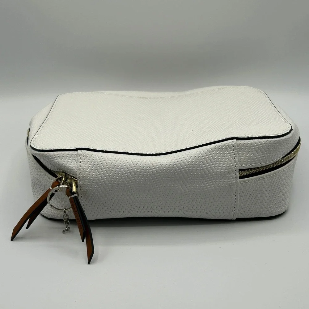 Estee Lauder White Textured Cosmetic Toiletry Travel Case Bag Handle Zip Around